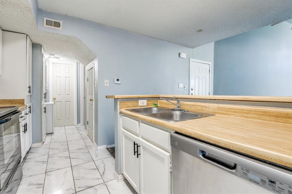 9825 Walnut Street M 205 Property Photo 6