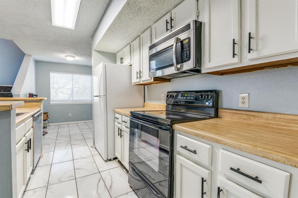 9825 Walnut Street M 205 Property Photo 7