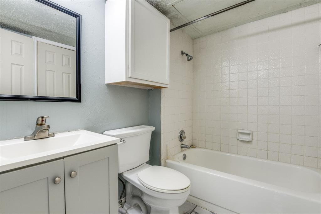 9825 Walnut Street M 205 Property Photo 12