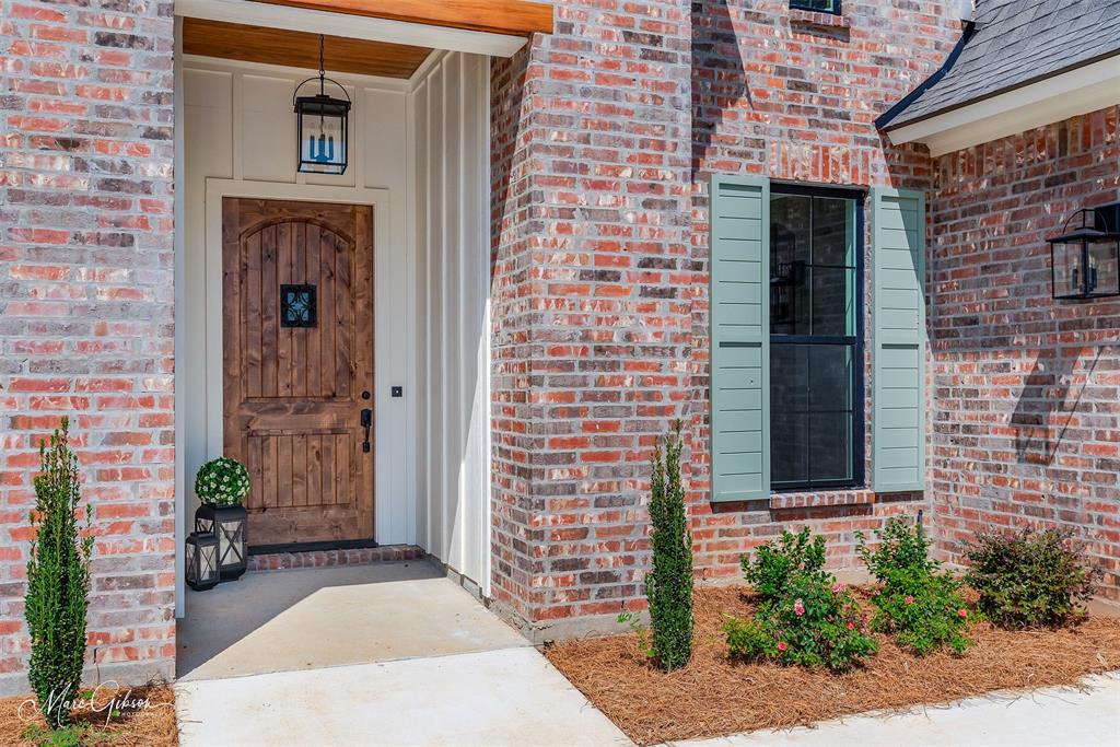 807 Walstonburg Property Photo 3