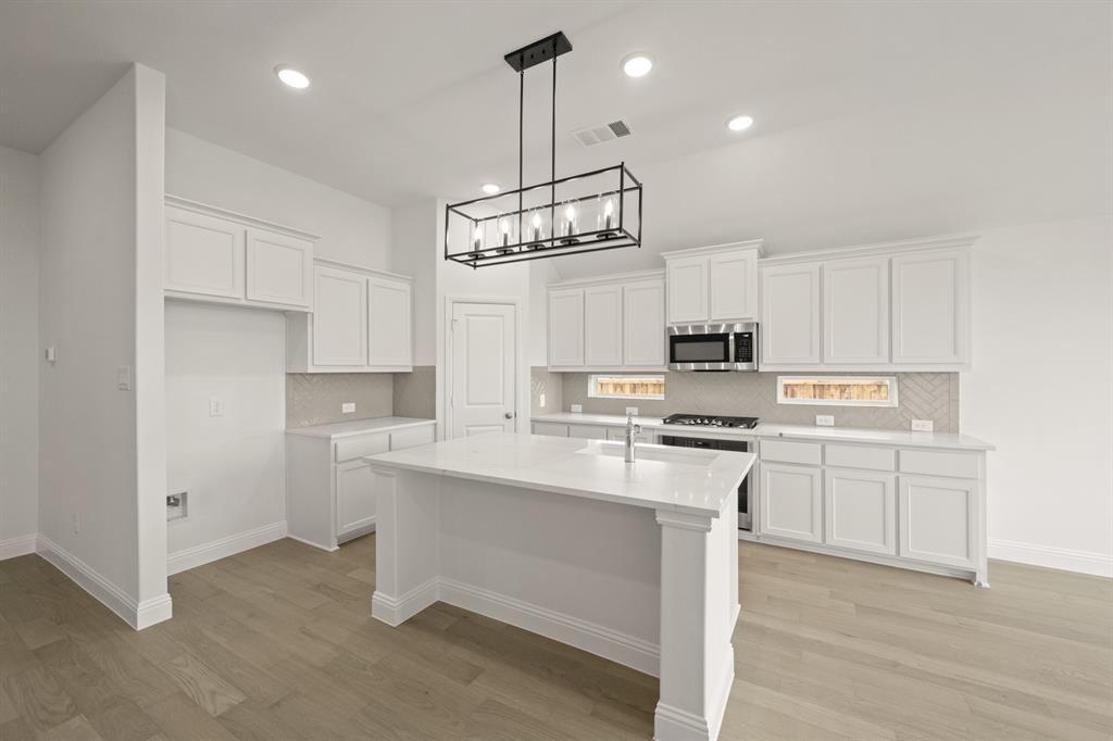 1023 Wheatland Property Photo 4