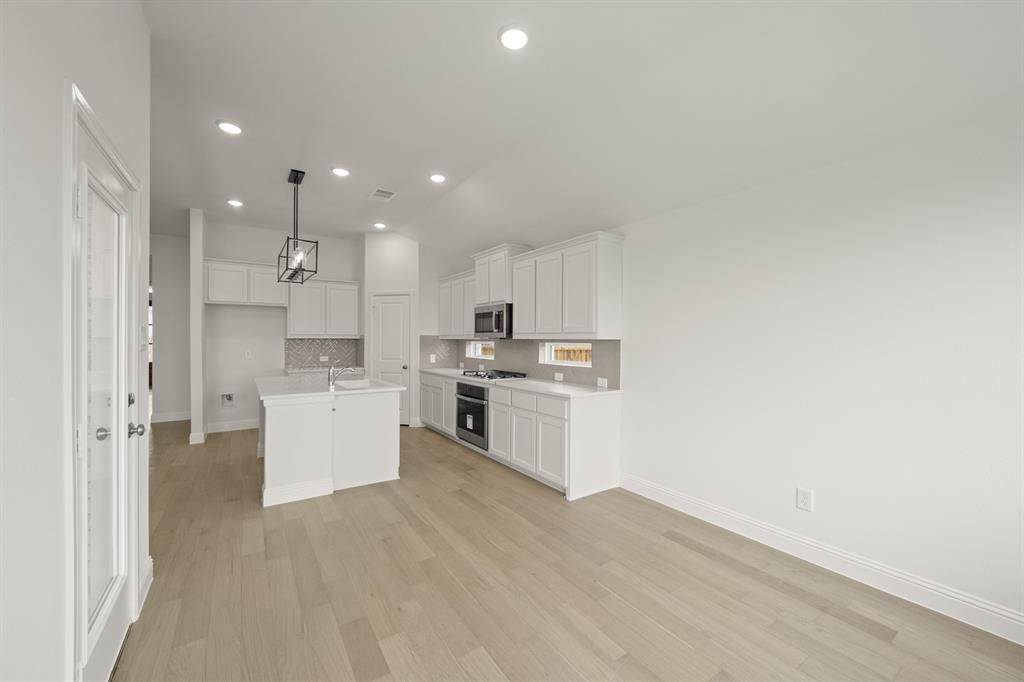 1023 Wheatland Property Photo 7