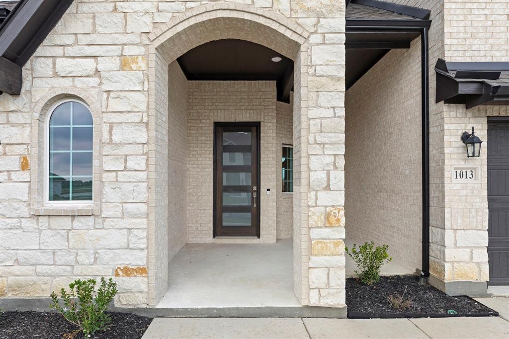 1013 Butterfly Property Photo 2