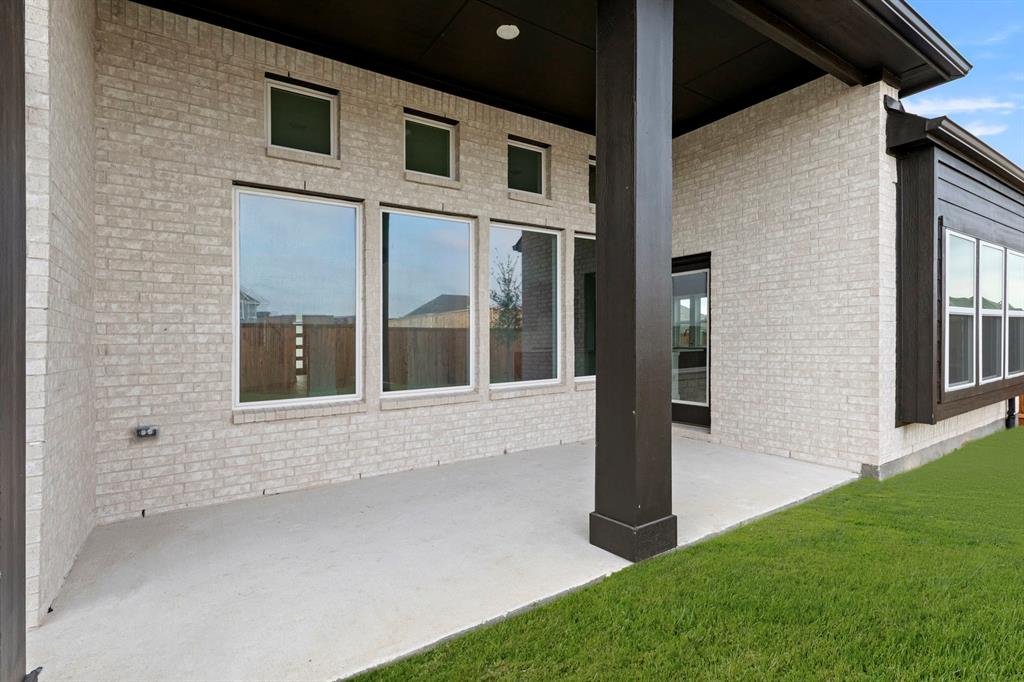 1013 Butterfly Property Photo 24