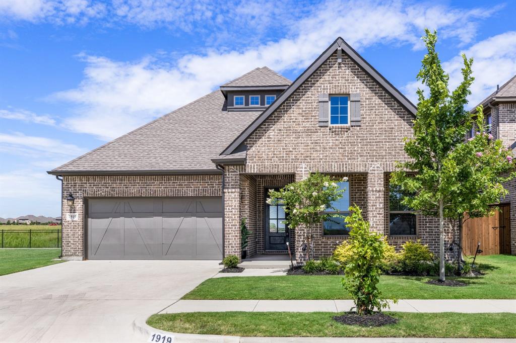 1919 Birch Street Property Photo 1