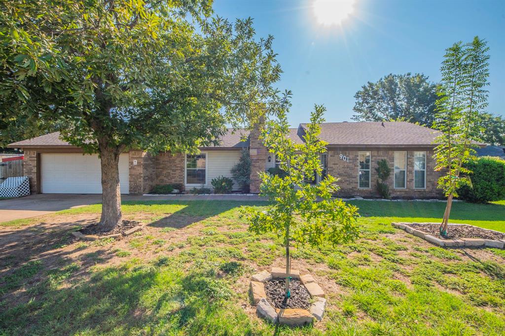 901 Cottonwood Trail Property Photo 1