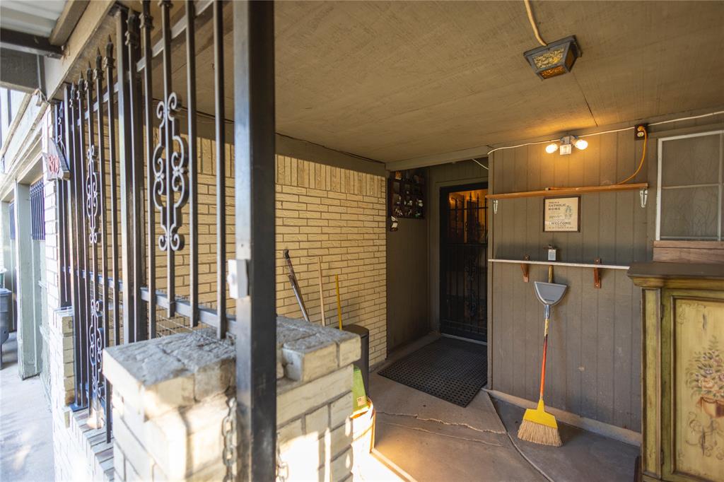809 Lomo Street Property Photo 4