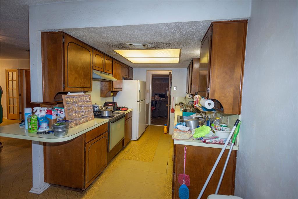 809 Lomo Street Property Photo 16