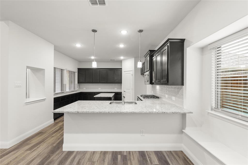 1704 Meadow Crest Drive Property Photo 5