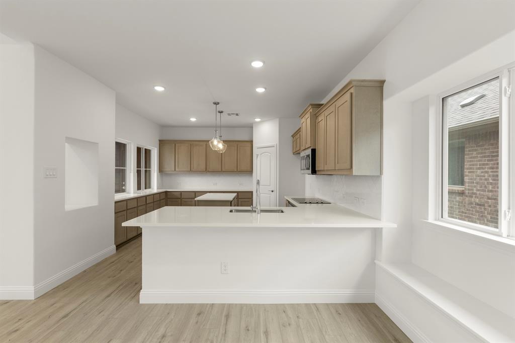1704 Meadow Crest Drive Property Photo 6