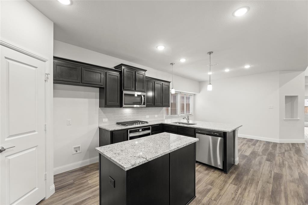 1704 Meadow Crest Drive Property Photo 7