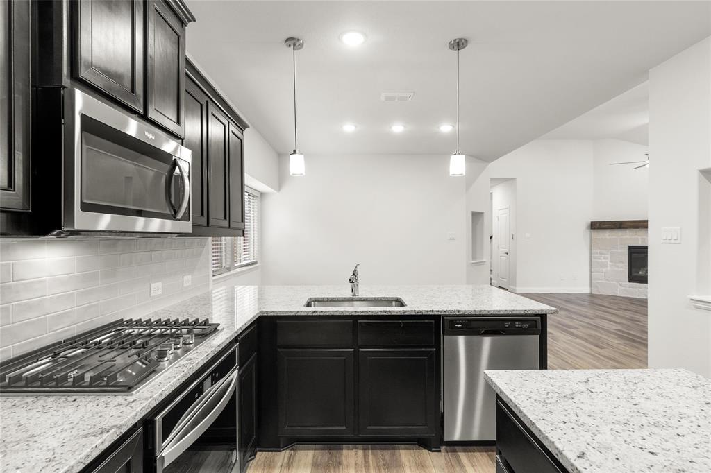 1704 Meadow Crest Drive Property Photo 8