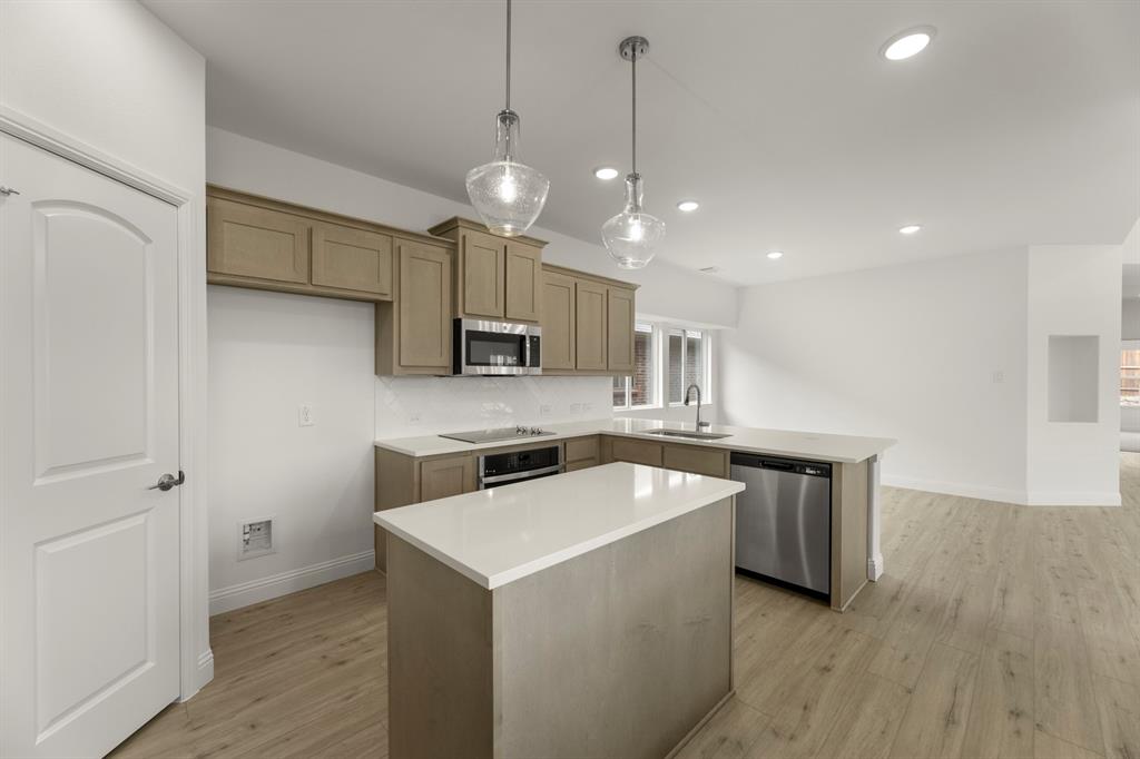 1704 Meadow Crest Drive Property Photo 8