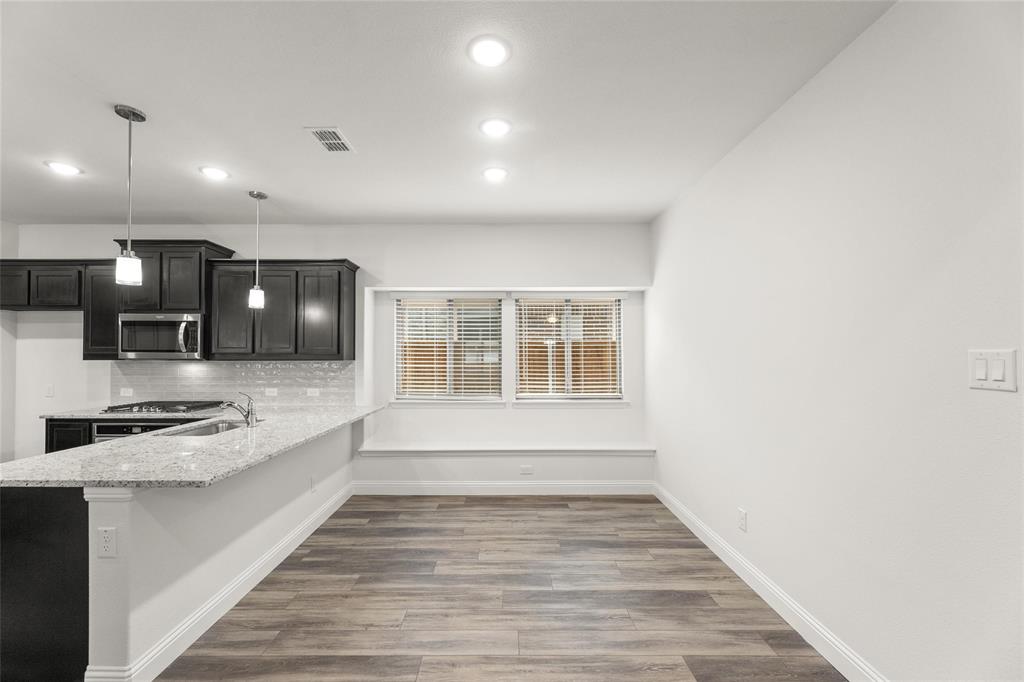 1704 Meadow Crest Drive Property Photo 9