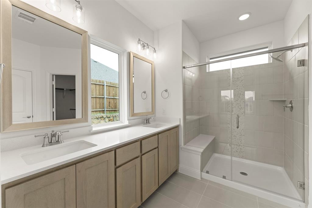 1704 Meadow Crest Drive Property Photo 13