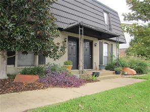 2729 Hurstview Drive D Property Photo 1