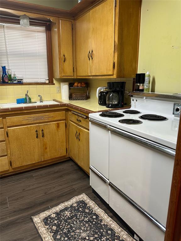 921 & 923 S Rusk Street Property Photo 19