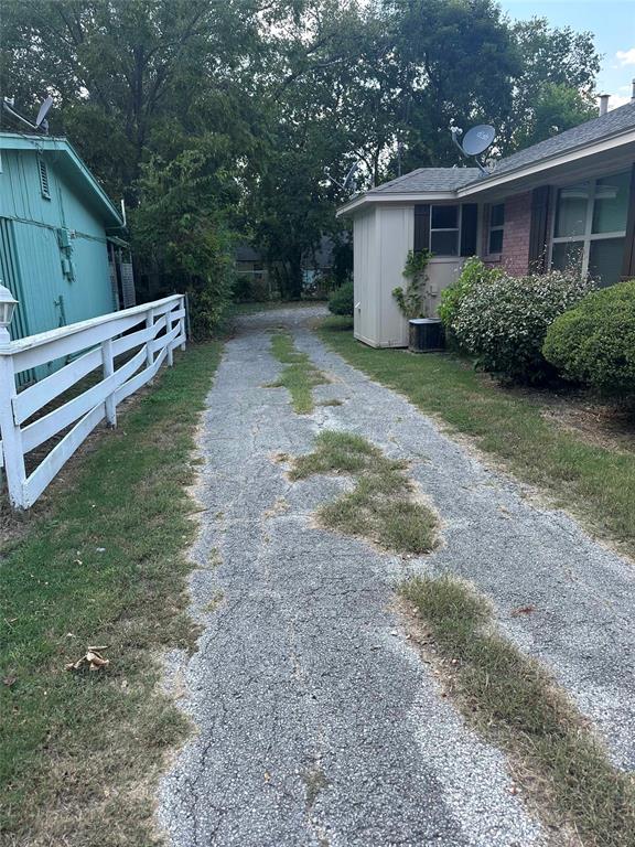 921 & 923 S Rusk Street Property Photo 23