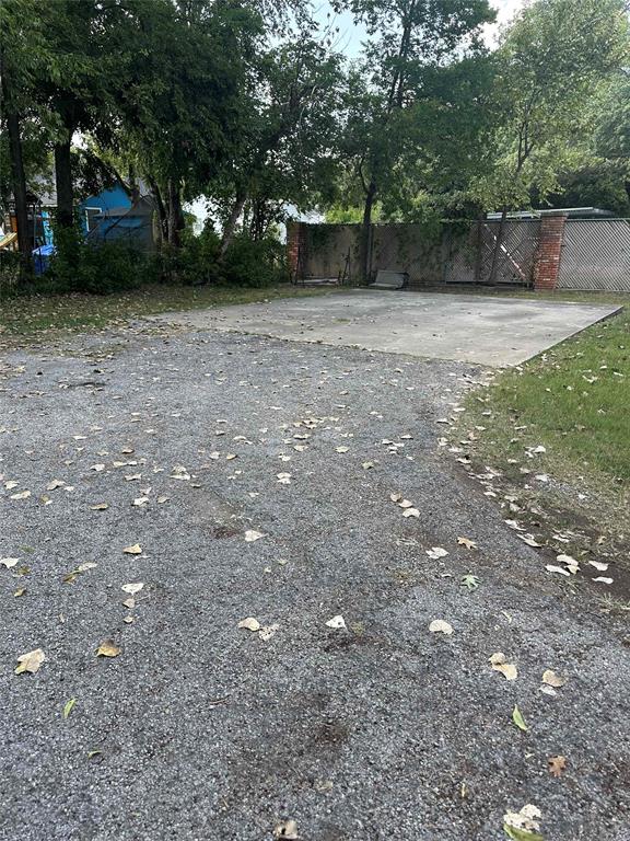 921 & 923 S Rusk Street Property Photo 25