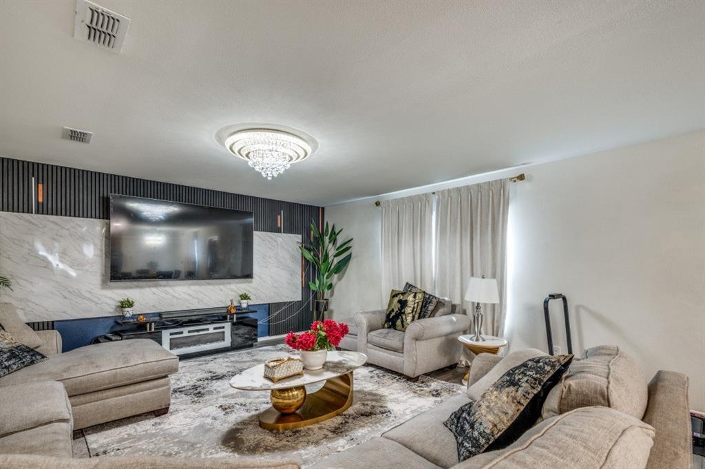 4613 Benham Drive Property Photo 7