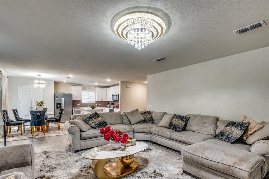 4613 Benham Drive Property Photo 8