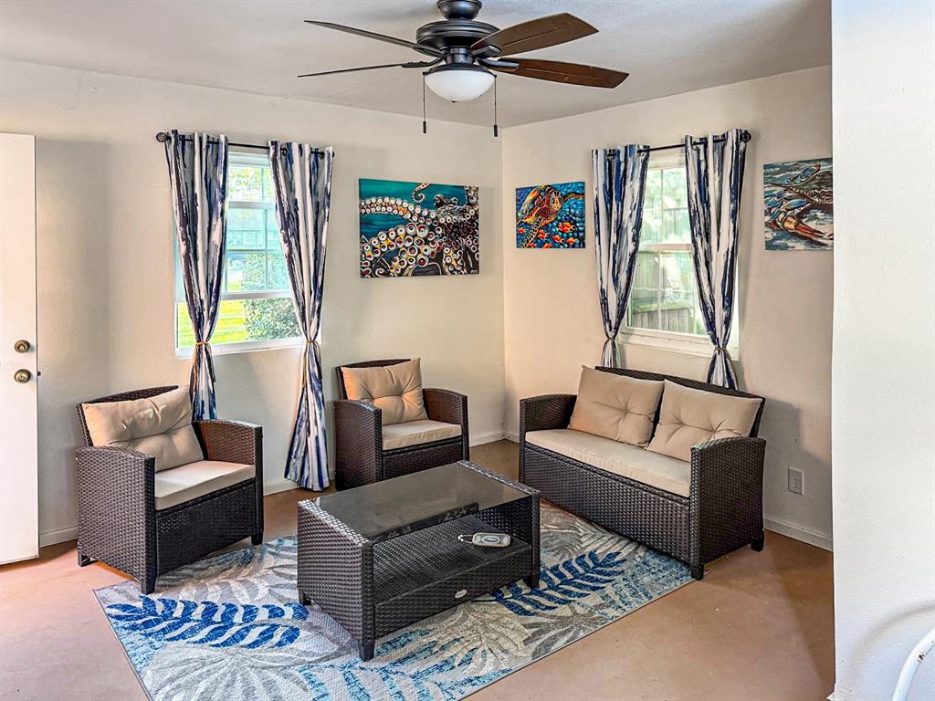 304 E Thomas Street Property Photo 25