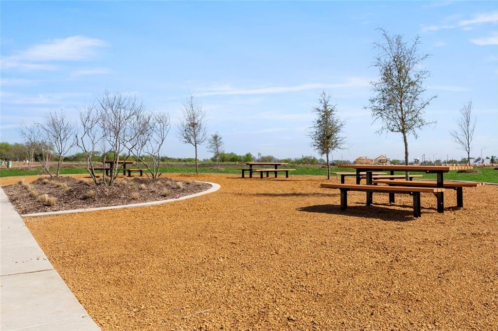 2212 Aspen Chase Property Photo 3