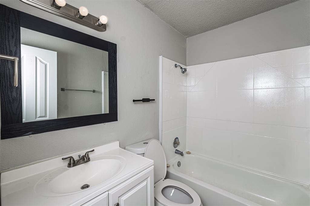 4917 Miller Avenue Property Photo 7