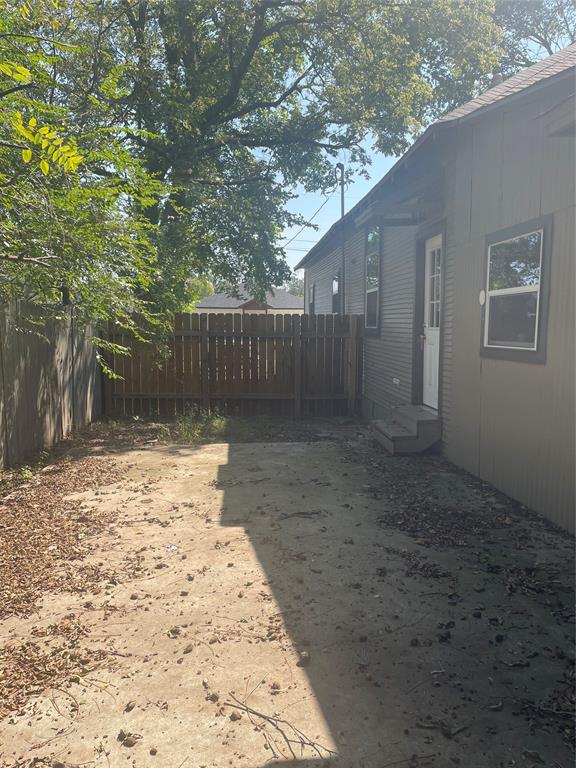 233 10th Street Property Photo 3