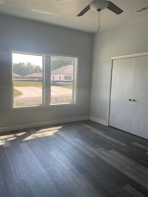 233 10th Street Property Photo 4