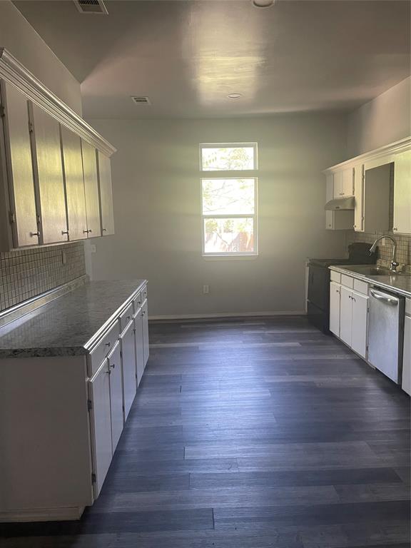 233 10th Street Property Photo 6