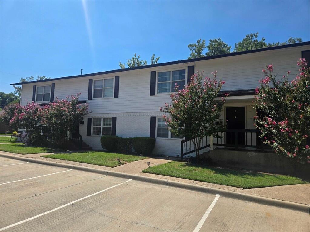 210 Austin Street Property Photo 1