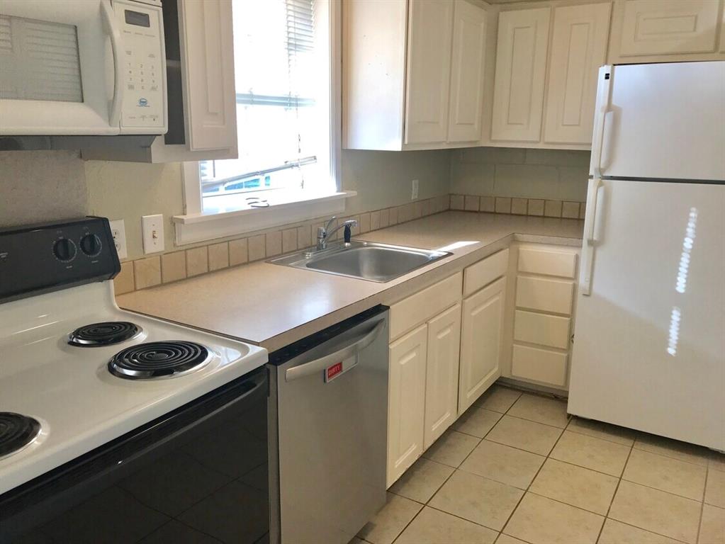 210 Austin Street Property Photo 5