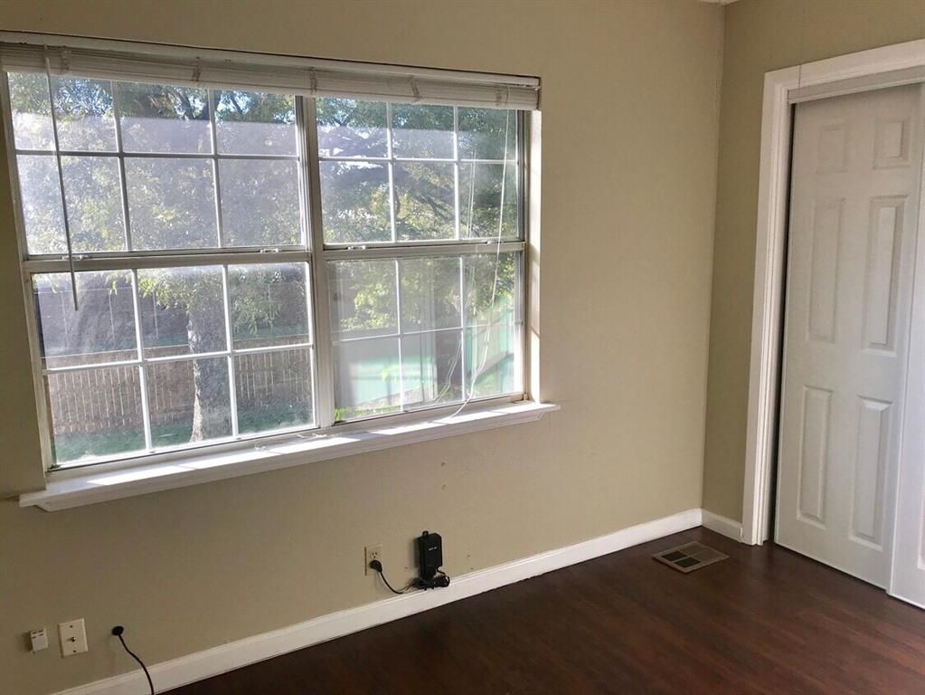 210 Austin Street Property Photo 8