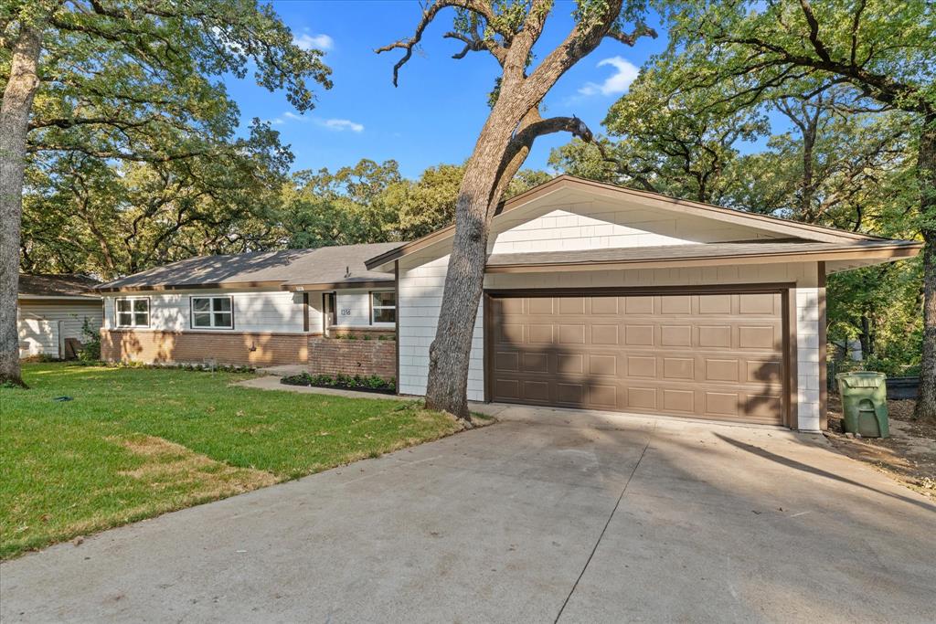 1216 Briarwood Boulevard Property Photo 2