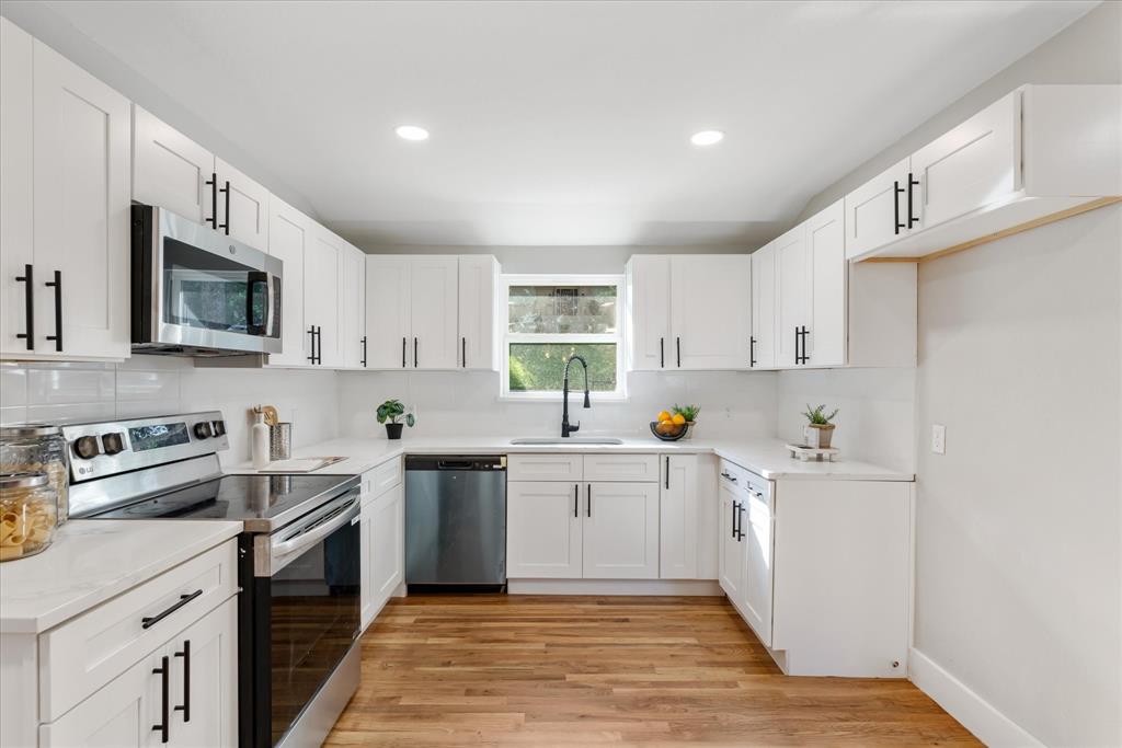 1216 Briarwood Boulevard Property Photo 4