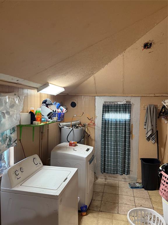 414 E Harris Street Property Photo 6