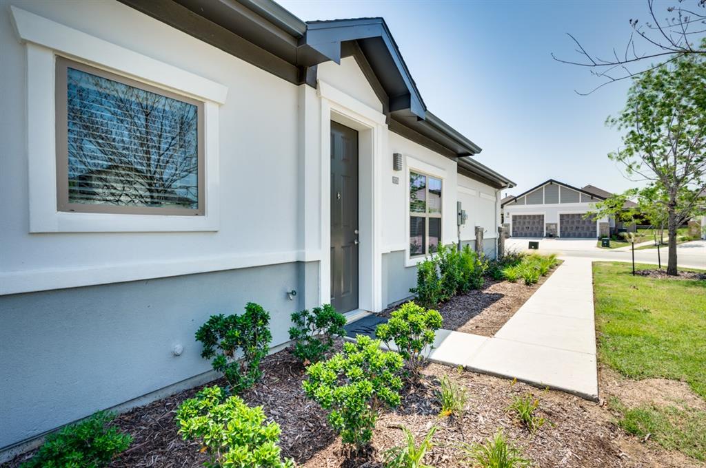 8412 Urban Property Photo 1