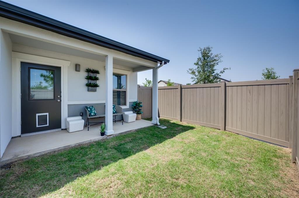 8412 Urban Property Photo 2