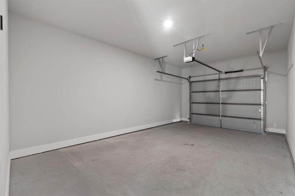 8412 Urban Property Photo 3