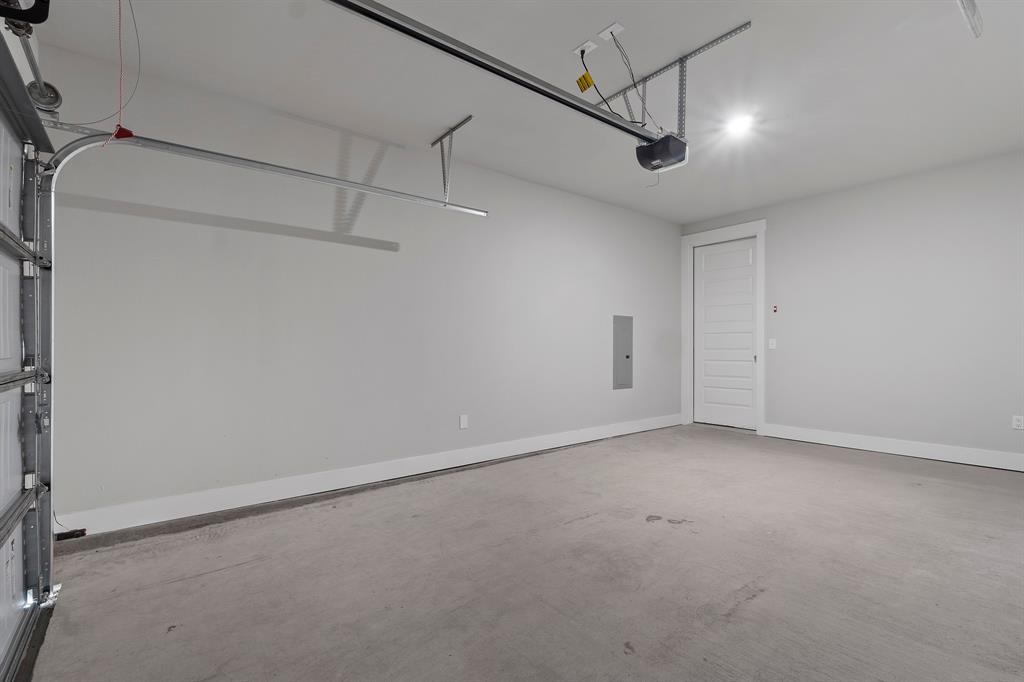 8412 Urban Property Photo 4