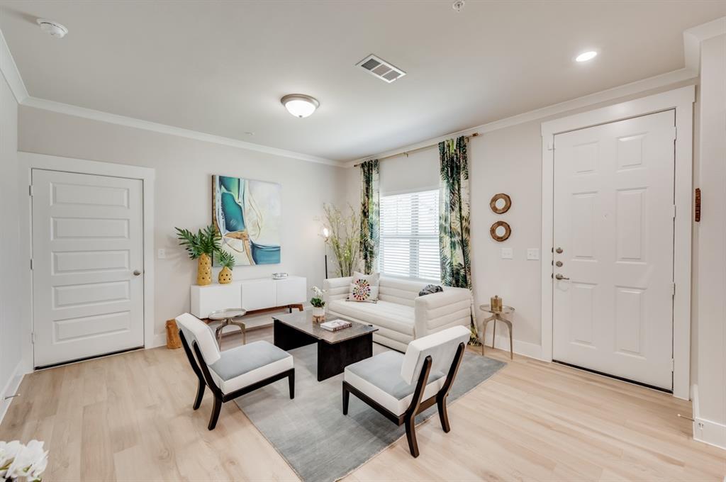 8412 Urban Property Photo 6