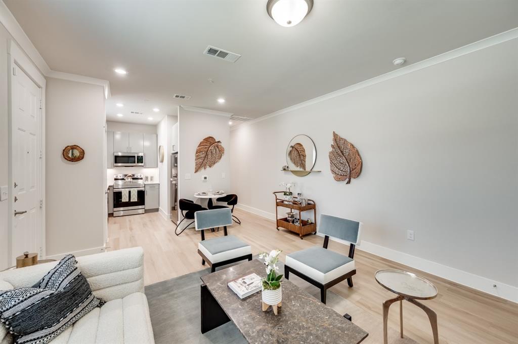 8412 Urban Property Photo 9