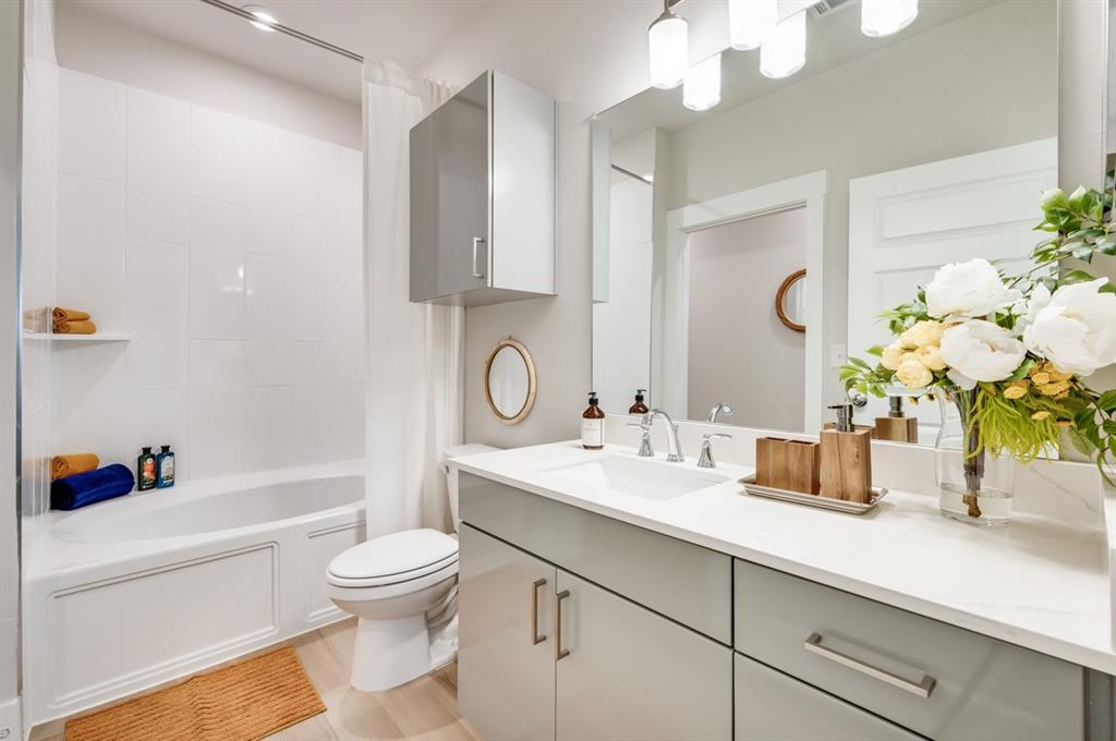 8412 Urban Property Photo 17