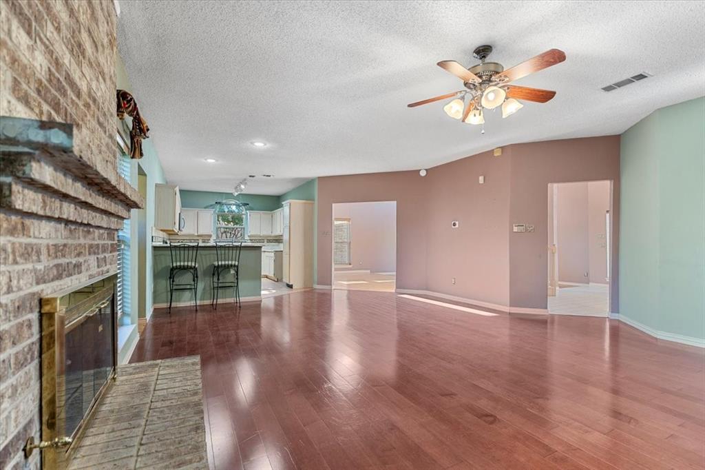 6752 Macintosh Drive Property Photo 3