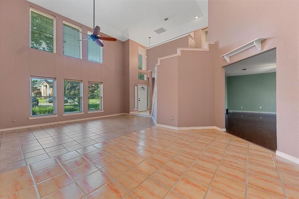 6752 Macintosh Drive Property Photo 10