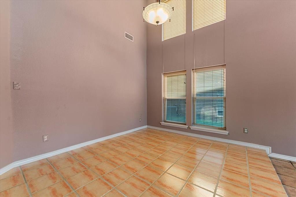 6752 Macintosh Drive Property Photo 11