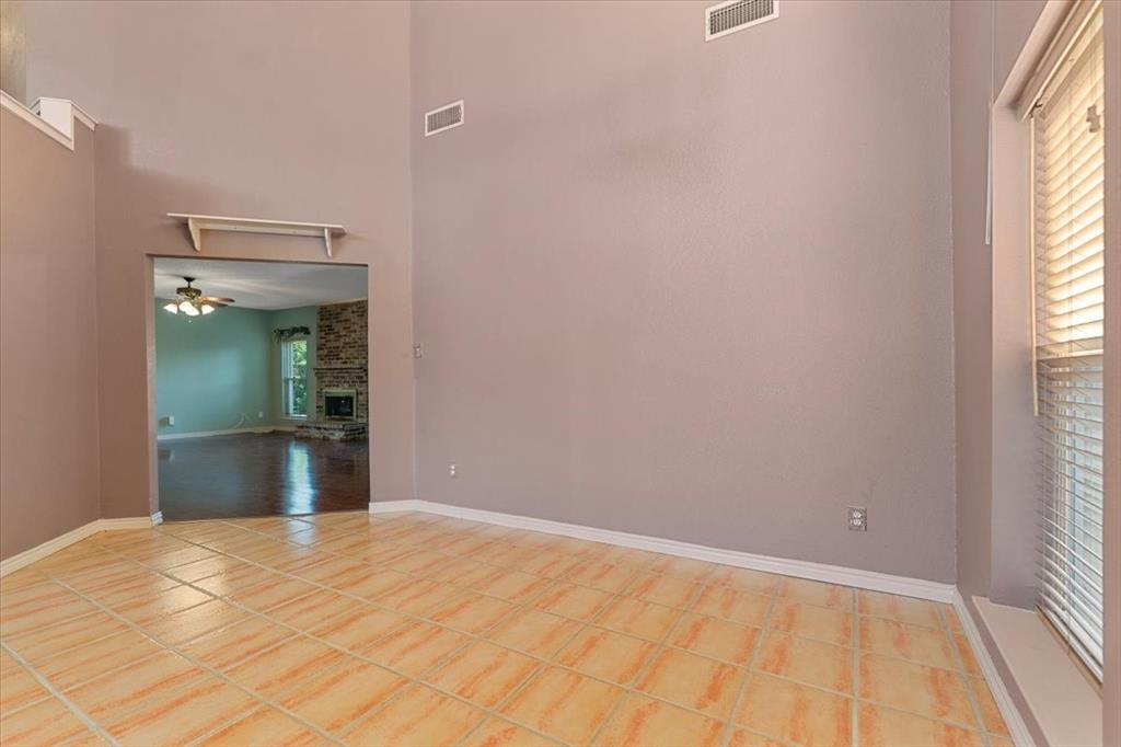 6752 Macintosh Drive Property Photo 12