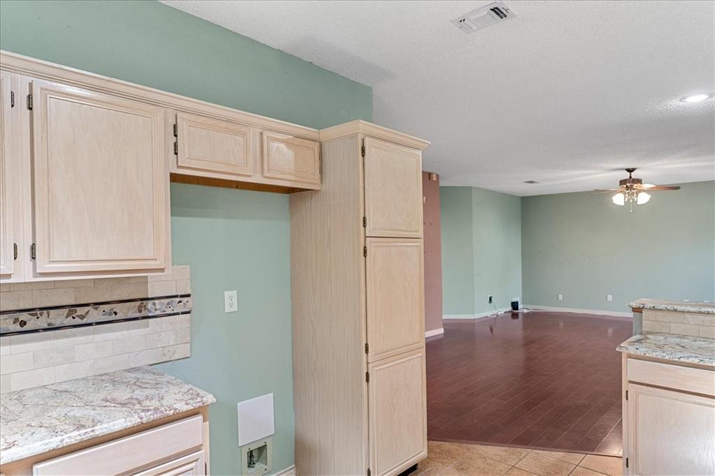 6752 Macintosh Drive Property Photo 15