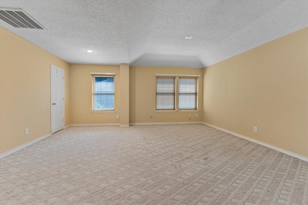 6752 Macintosh Drive Property Photo 17